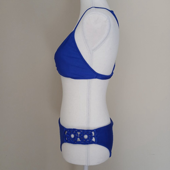 Luli Fama Hand Knit Crochet Flower 2 Piece Bikini Electric Blue Size Large/12 - Picture 6 of 9